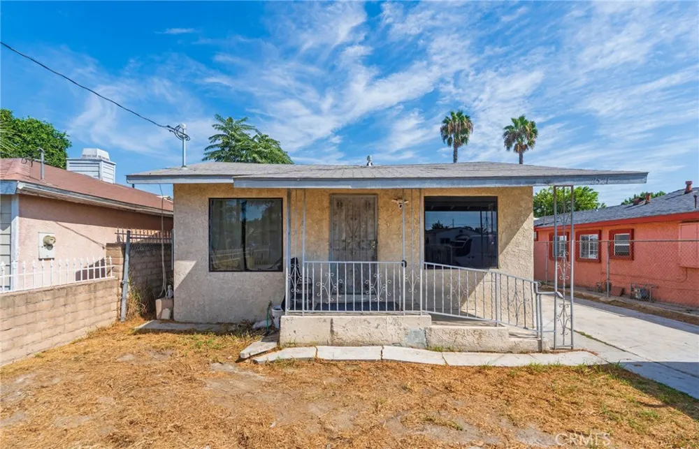 2521 E 129th Compton, CA 90222