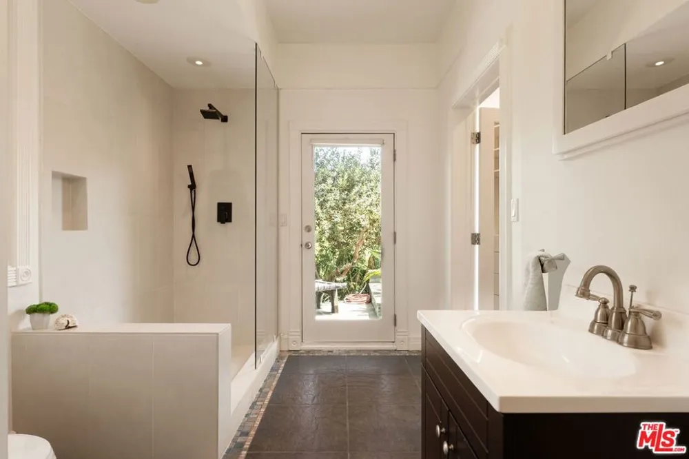 7770 Firenze Avenue Los Angeles, CA 90046