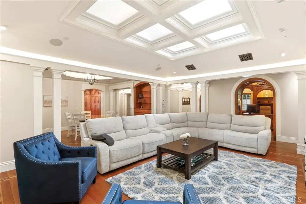 752 Creekview Orange, CA 92869