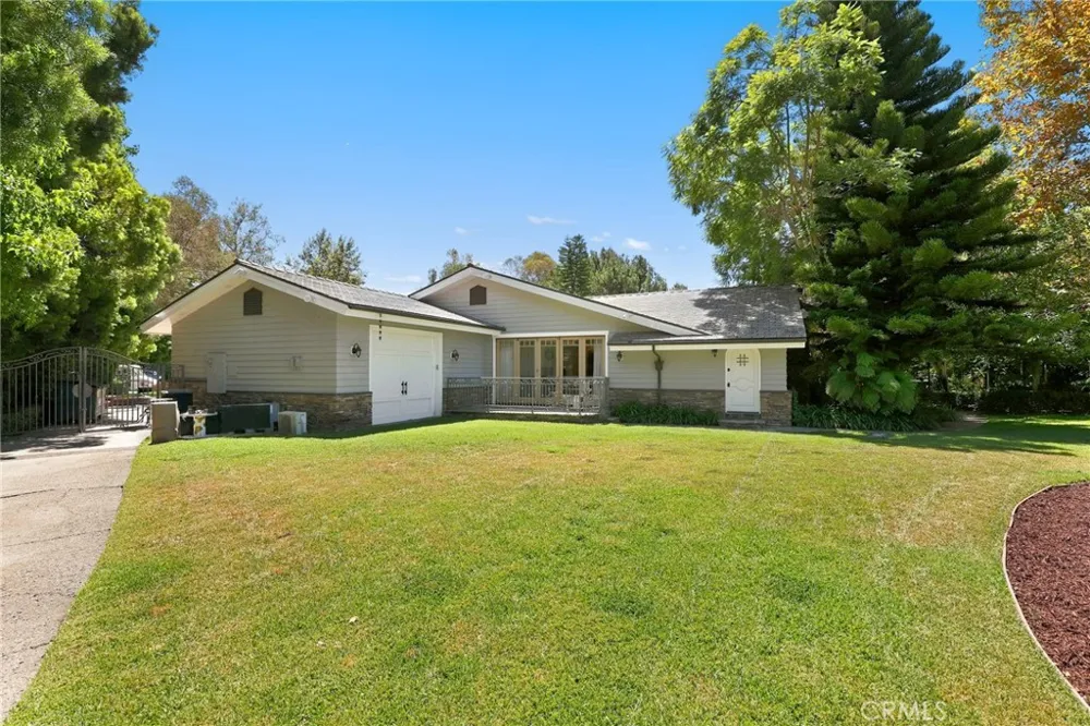 752 Creekview Orange, CA 92869