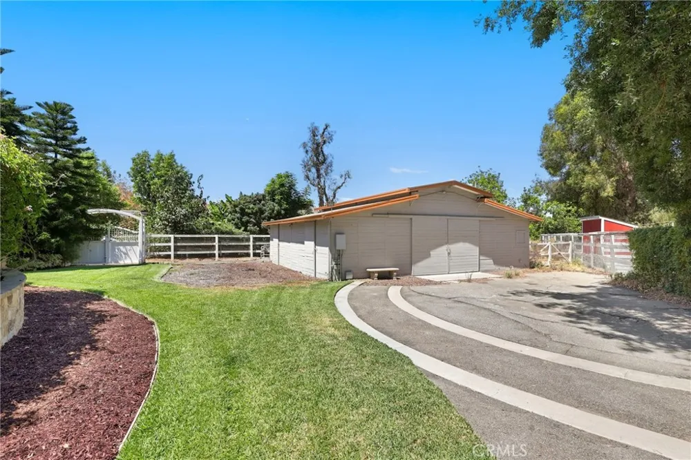 752 Creekview Orange, CA 92869