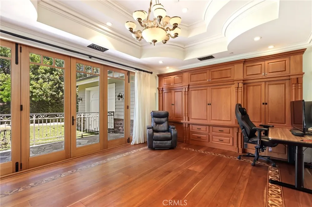 752 Creekview Orange, CA 92869
