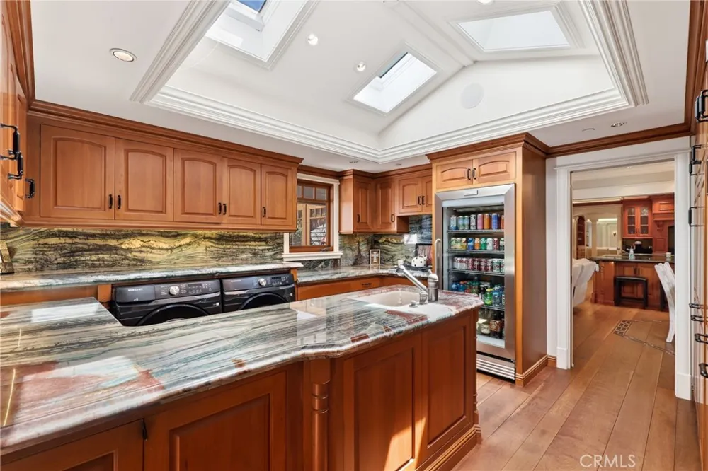 752 Creekview Orange, CA 92869