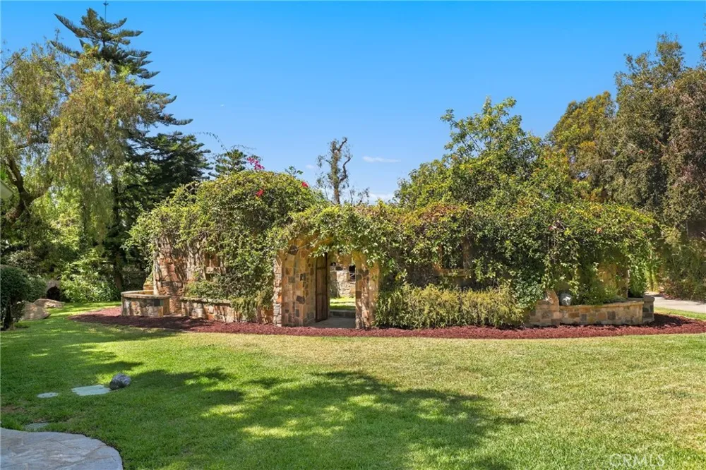 752 Creekview Orange, CA 92869
