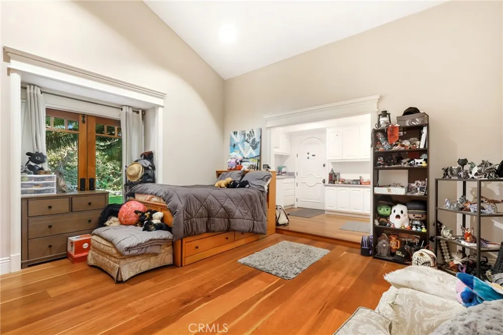 752 Creekview Orange, CA 92869