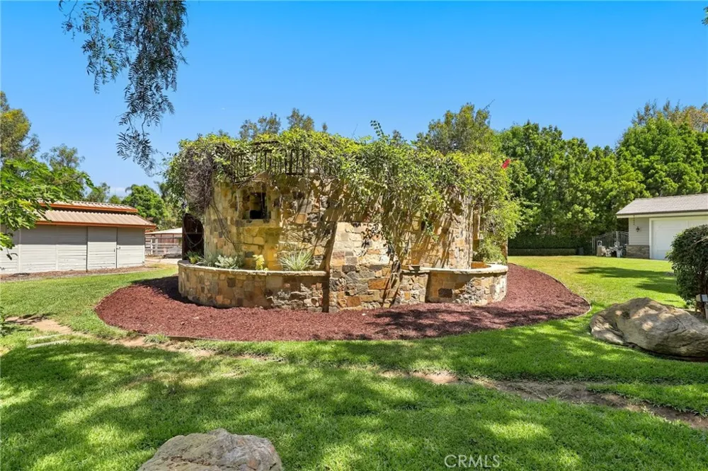 752 Creekview Orange, CA 92869