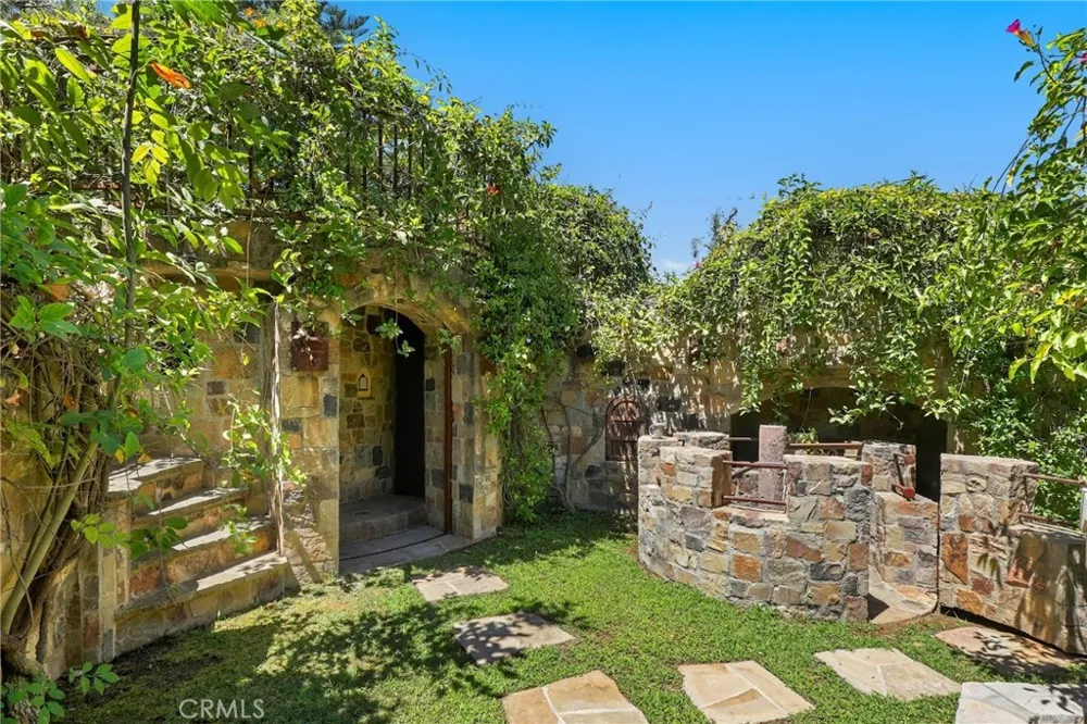 752 Creekview Orange, CA 92869