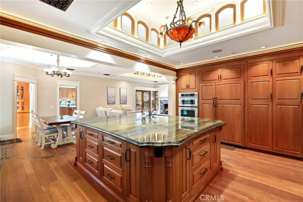 752 Creekview Orange, CA 92869