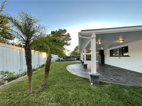 6326 Villa Rosa