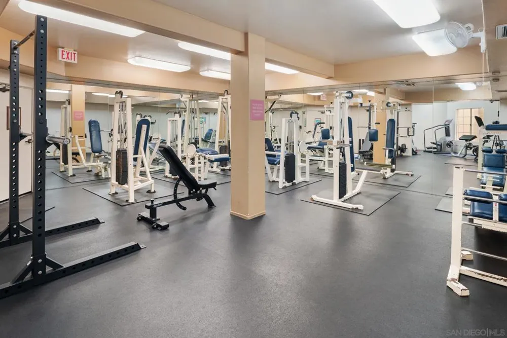580 Camino de la Reina #321 San Diego, CA 92108