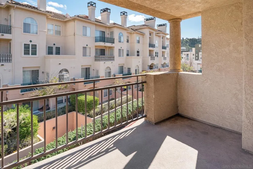 580 Camino de la Reina #321 San Diego, CA 92108