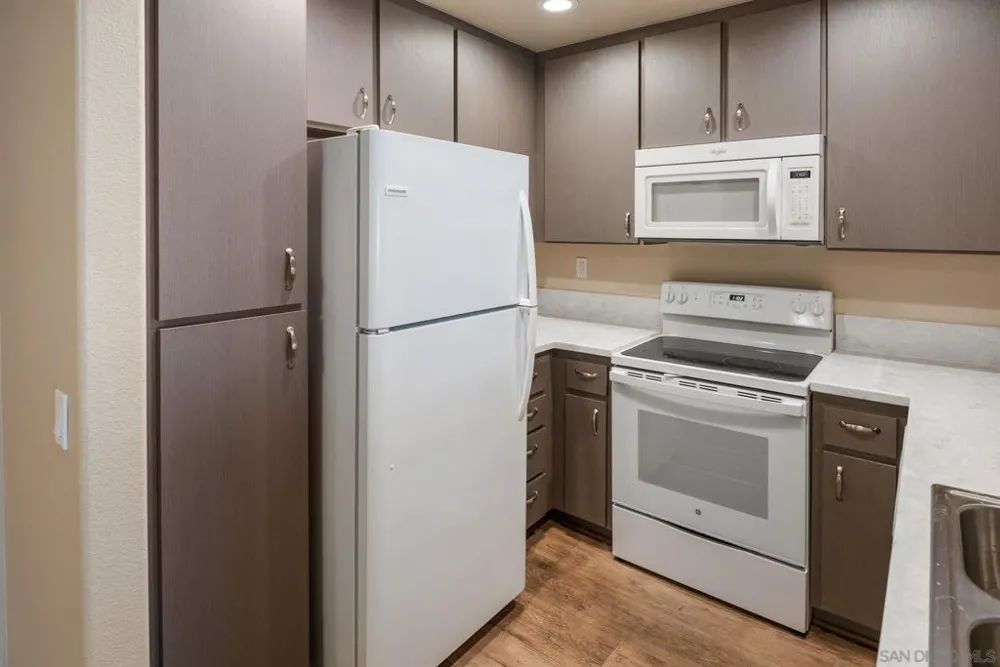 580 Camino de la Reina #321 San Diego, CA 92108