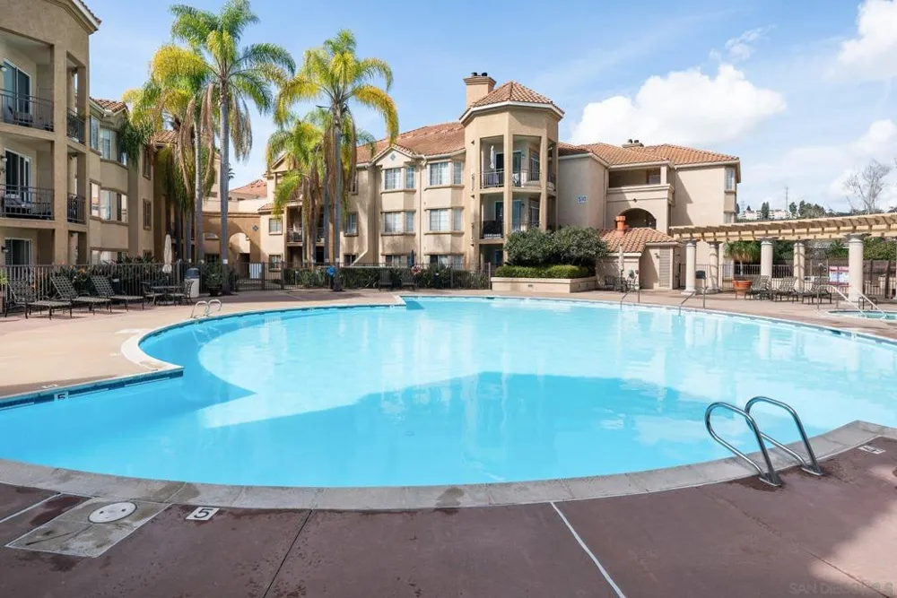 580 Camino de la Reina #321 San Diego, CA 92108