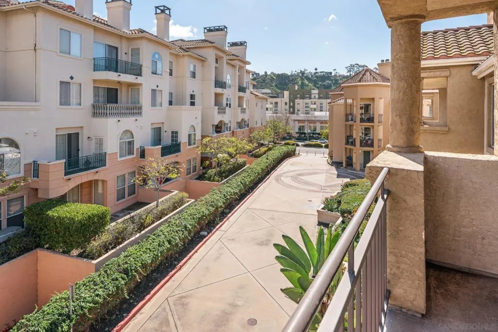 580 Camino de la Reina #321 San Diego, CA 92108