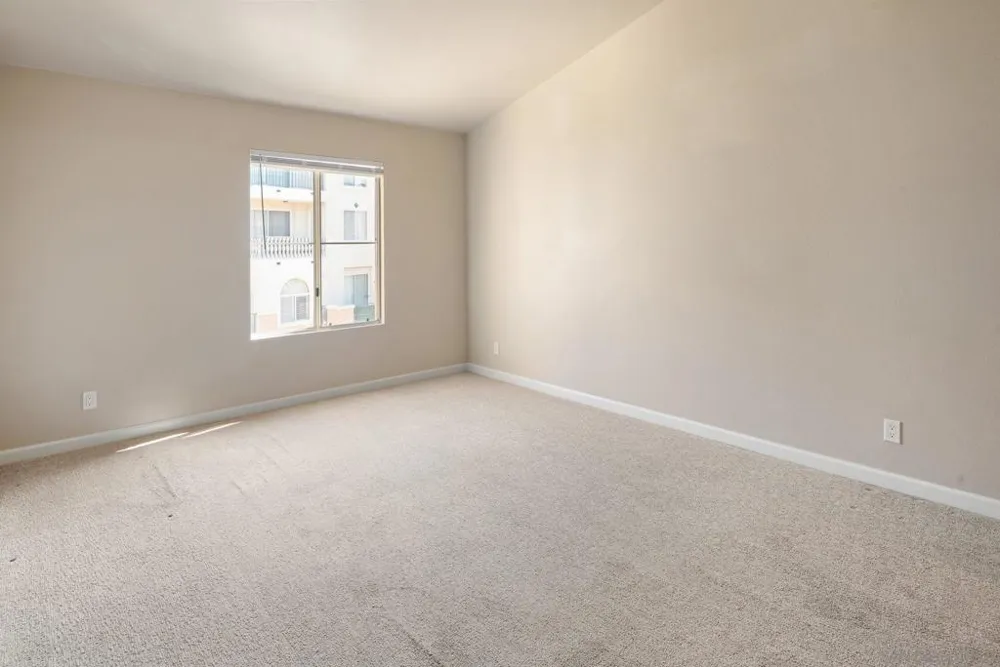 580 Camino de la Reina #321 San Diego, CA 92108