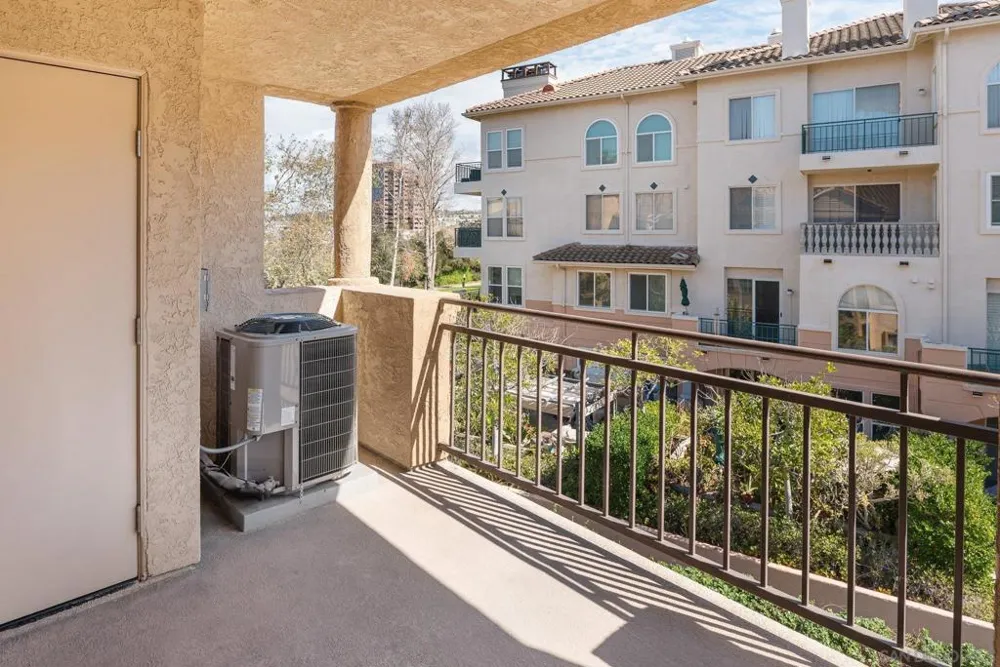 580 Camino de la Reina #321 San Diego, CA 92108