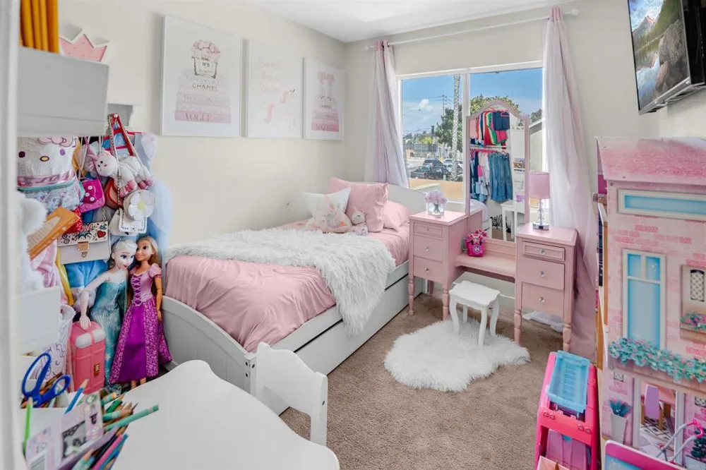 3075 Iris Avenue #B San Ysidro, CA 92173