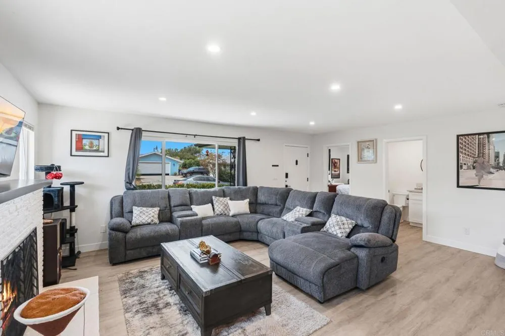 514 Avalon Drive Vista, CA 92084