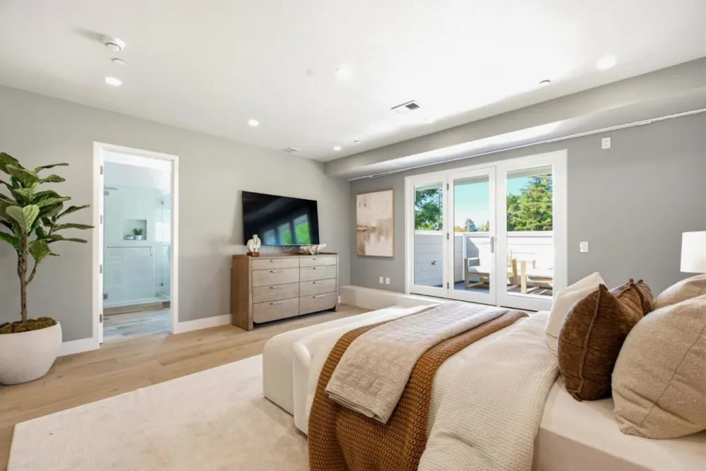 1730 Webster Street Palo Alto, CA 94301