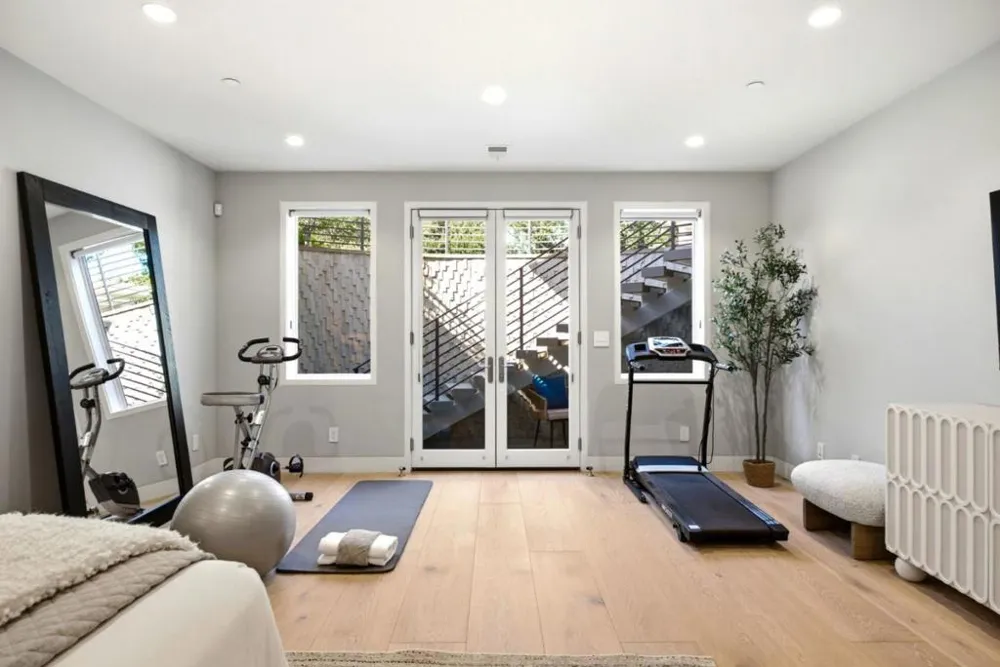 1730 Webster Street Palo Alto, CA 94301