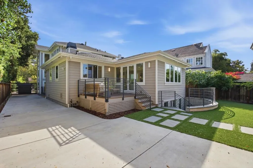 1730 Webster Street Palo Alto, CA 94301