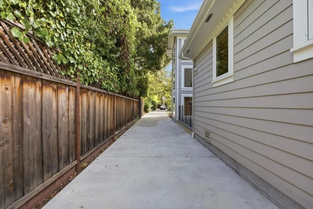 1730 Webster Street Palo Alto, CA 94301