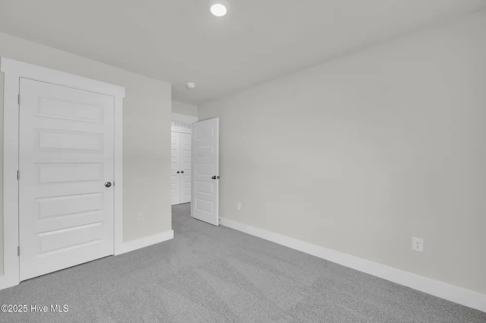 123 S Grassland Road Surf City, NC 28445