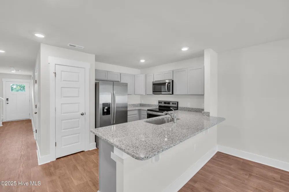 123 S Grassland Road Surf City, NC 28445