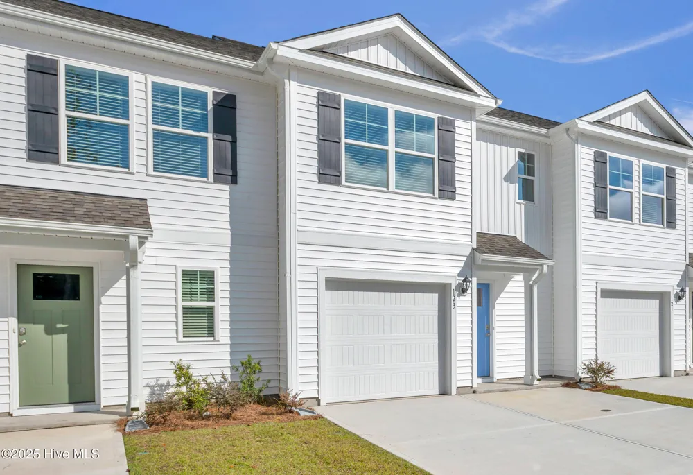 123 S Grassland Road Surf City, NC 28445