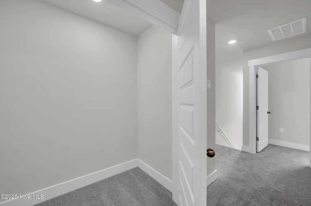 123 S Grassland Road Surf City, NC 28445