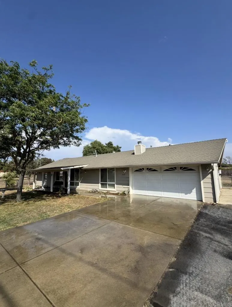 2238 Kelly Avenue Ramona, CA 92065