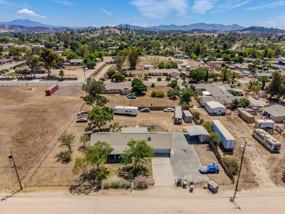 2238 Kelly Avenue Ramona, CA 92065