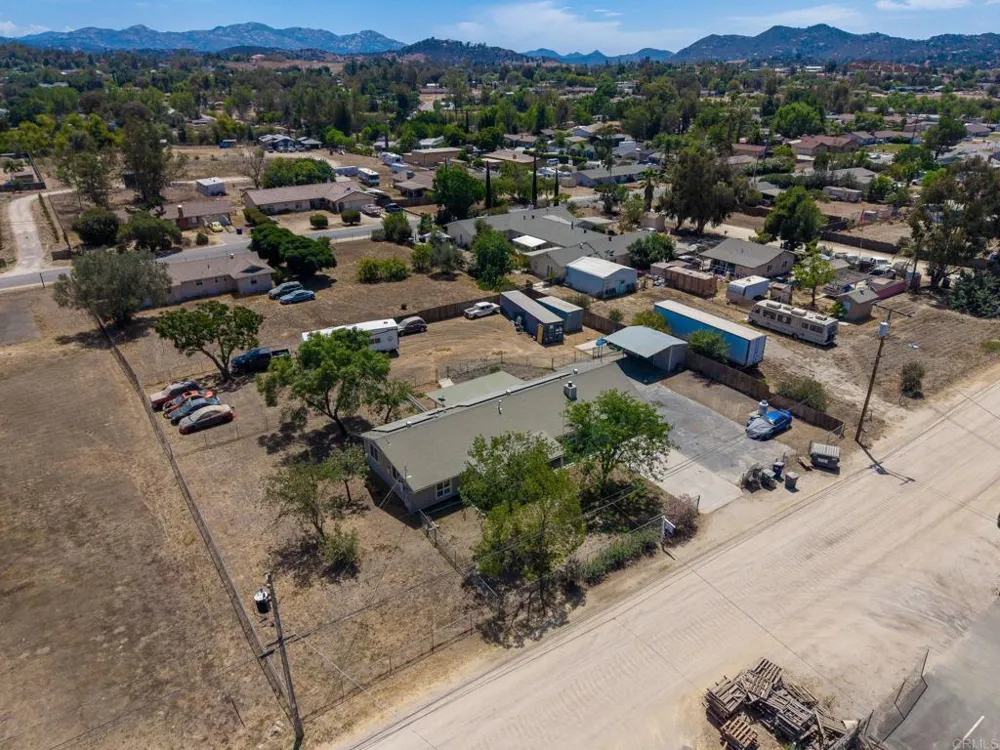 2238 Kelly Avenue Ramona, CA 92065