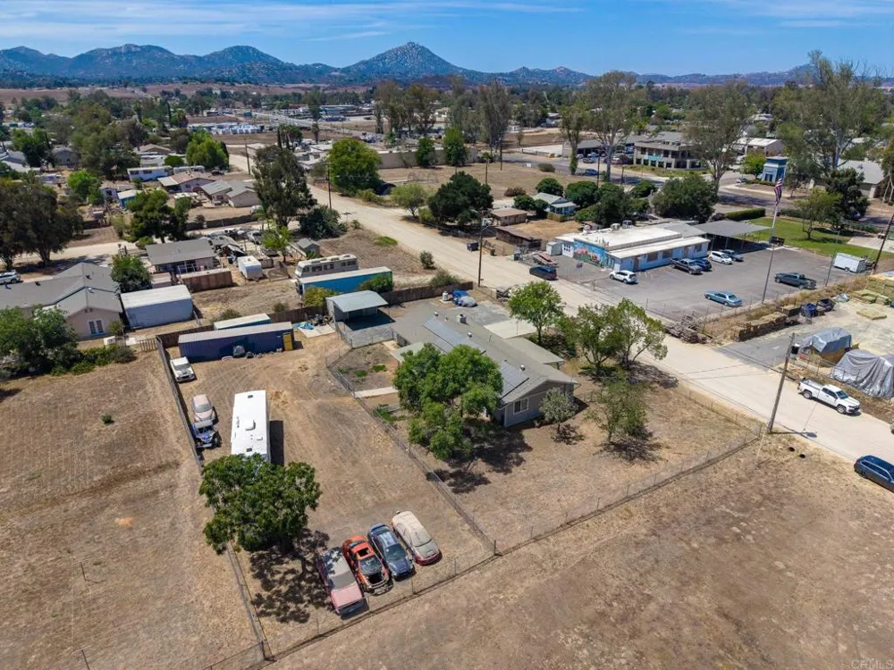 2238 Kelly Avenue Ramona, CA 92065