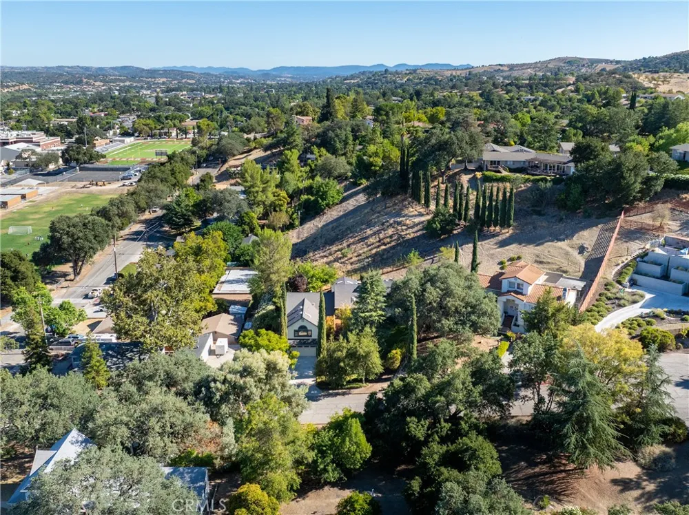 436 28th Paso Robles, CA 93446