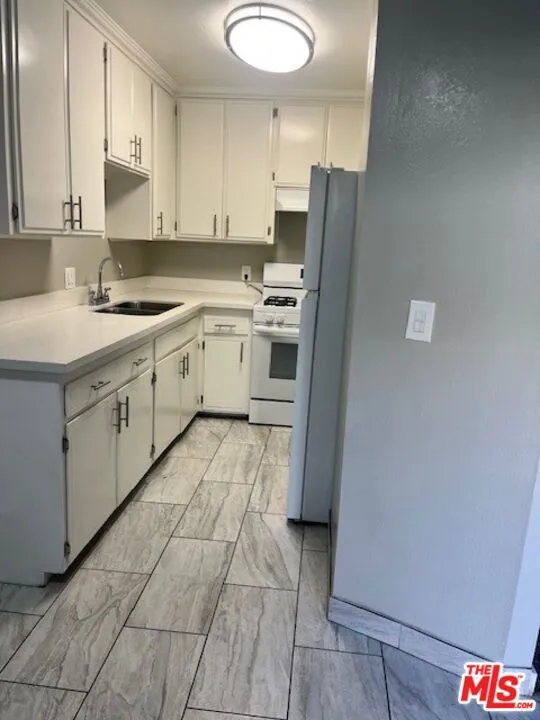 10540 Balboa Boulevard #119 Granada Hills, CA 91344