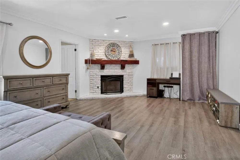 19457 Merridy Street Northridge, CA 91324