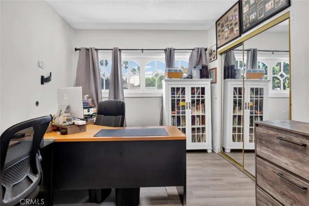 19457 Merridy Street Northridge, CA 91324