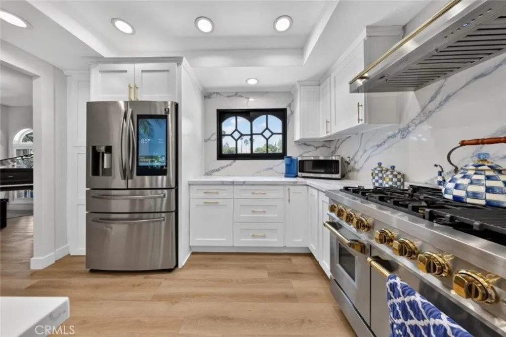 19457 Merridy Street Northridge, CA 91324