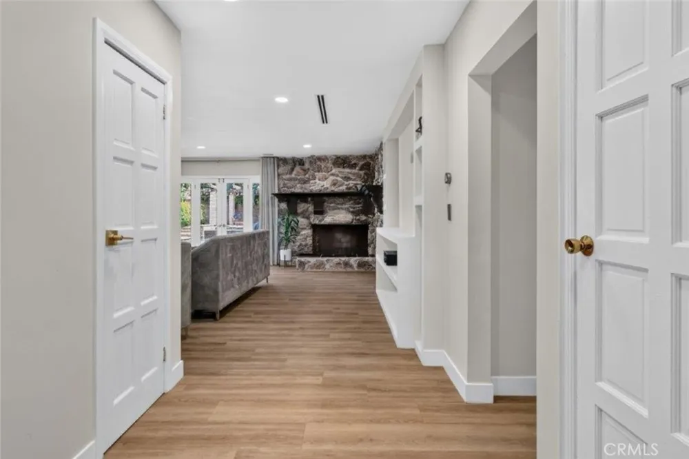 19457 Merridy Street Northridge, CA 91324