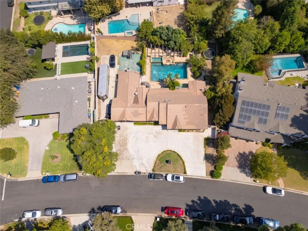 19457 Merridy Street Northridge, CA 91324