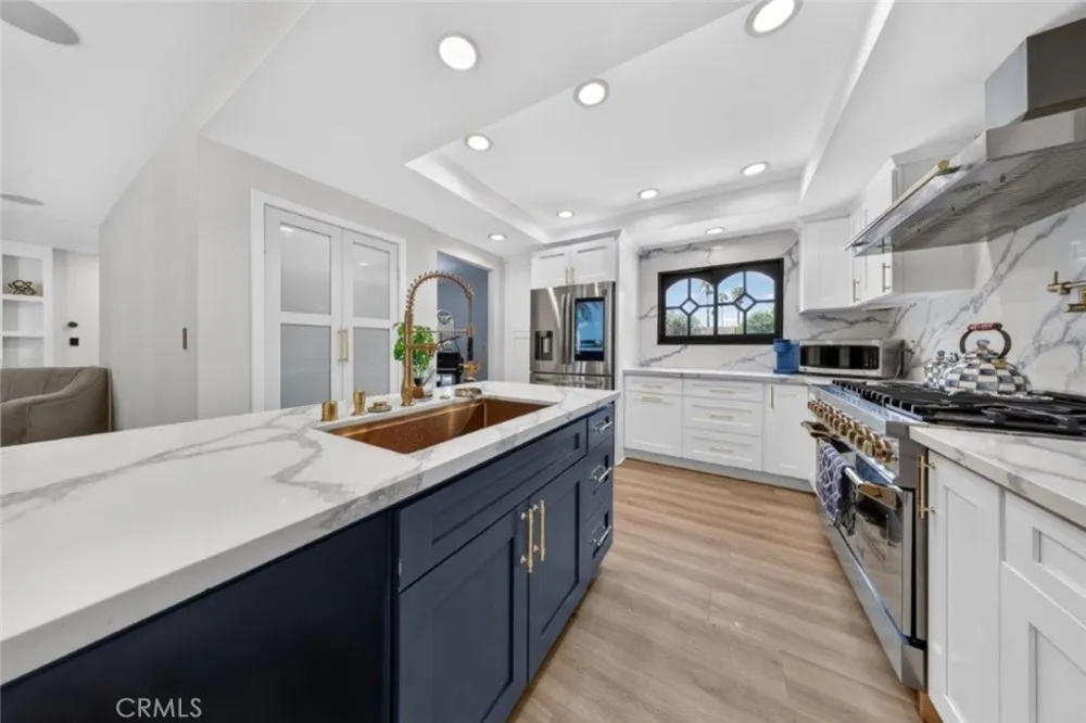 19457 Merridy Street Northridge, CA 91324