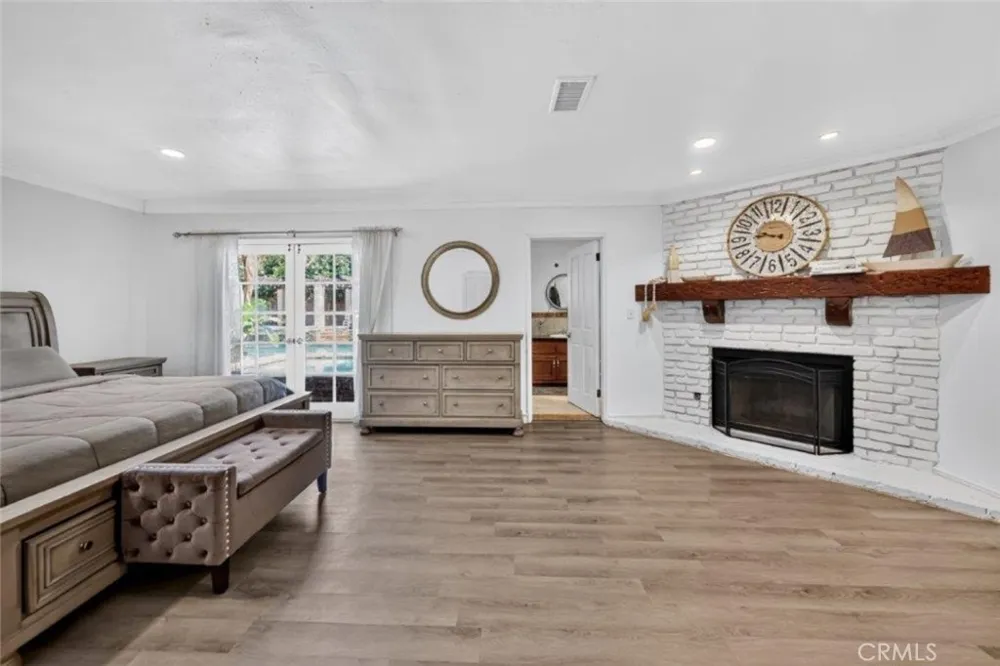 19457 Merridy Street Northridge, CA 91324