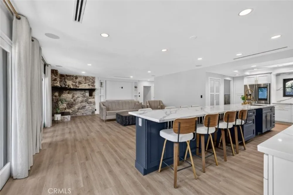 19457 Merridy Street Northridge, CA 91324