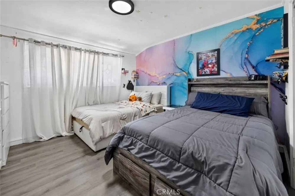 19457 Merridy Street Northridge, CA 91324