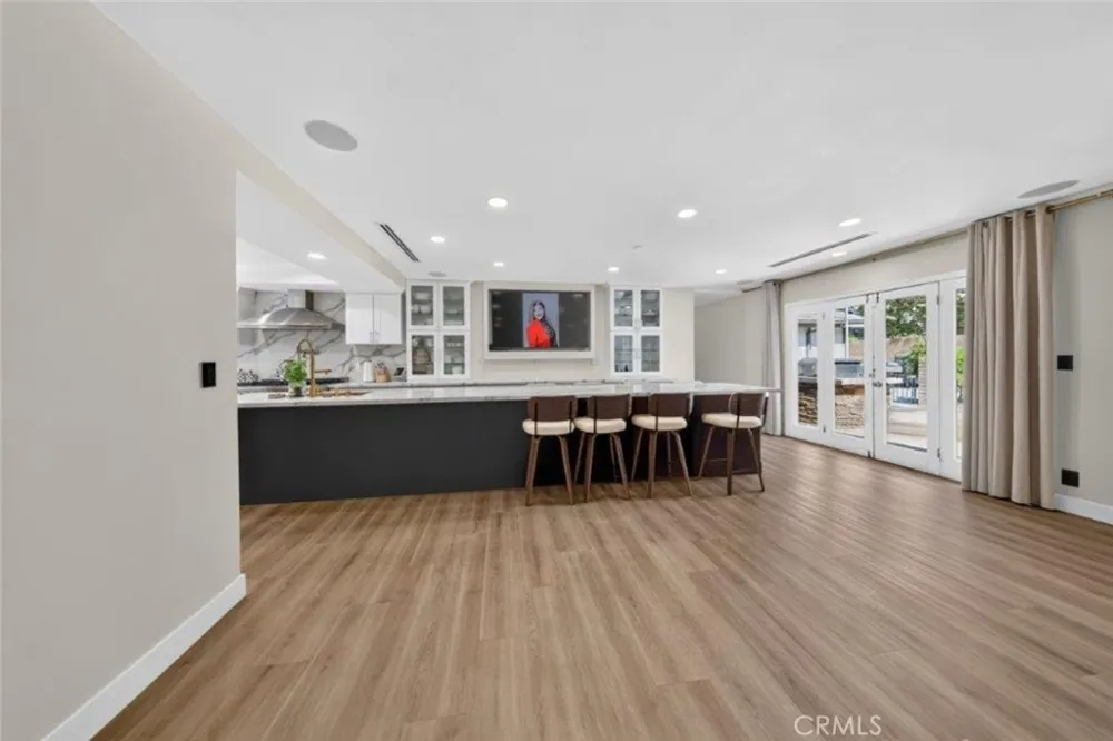 19457 Merridy Street Northridge, CA 91324