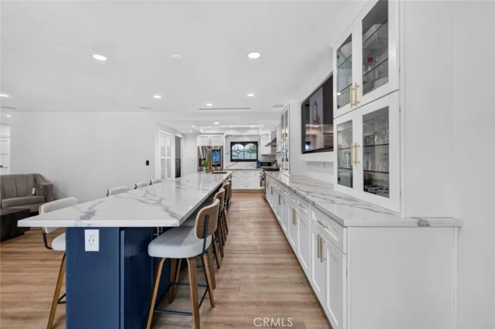 19457 Merridy Street Northridge, CA 91324