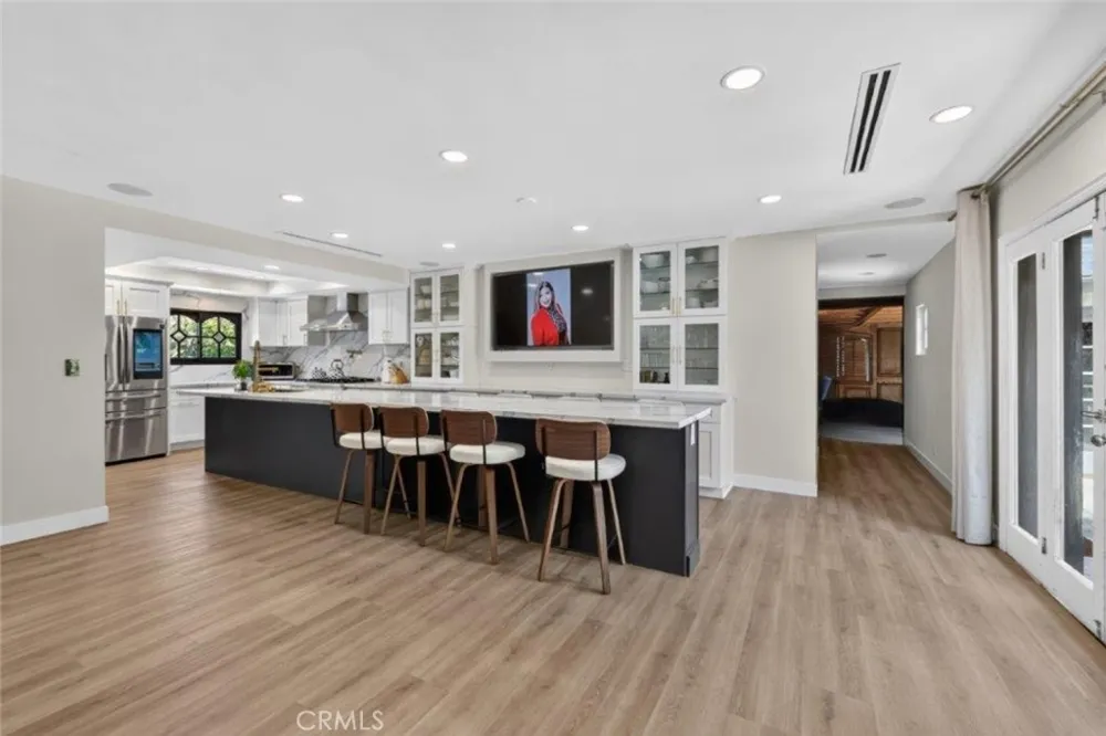19457 Merridy Street Northridge, CA 91324