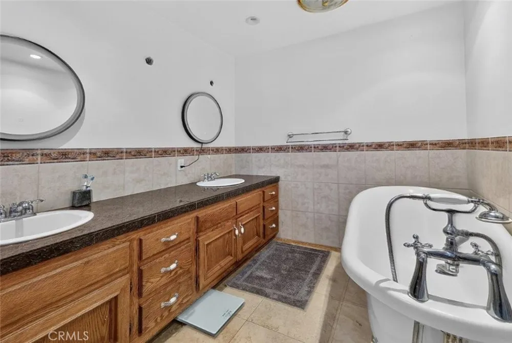 19457 Merridy Street Northridge, CA 91324