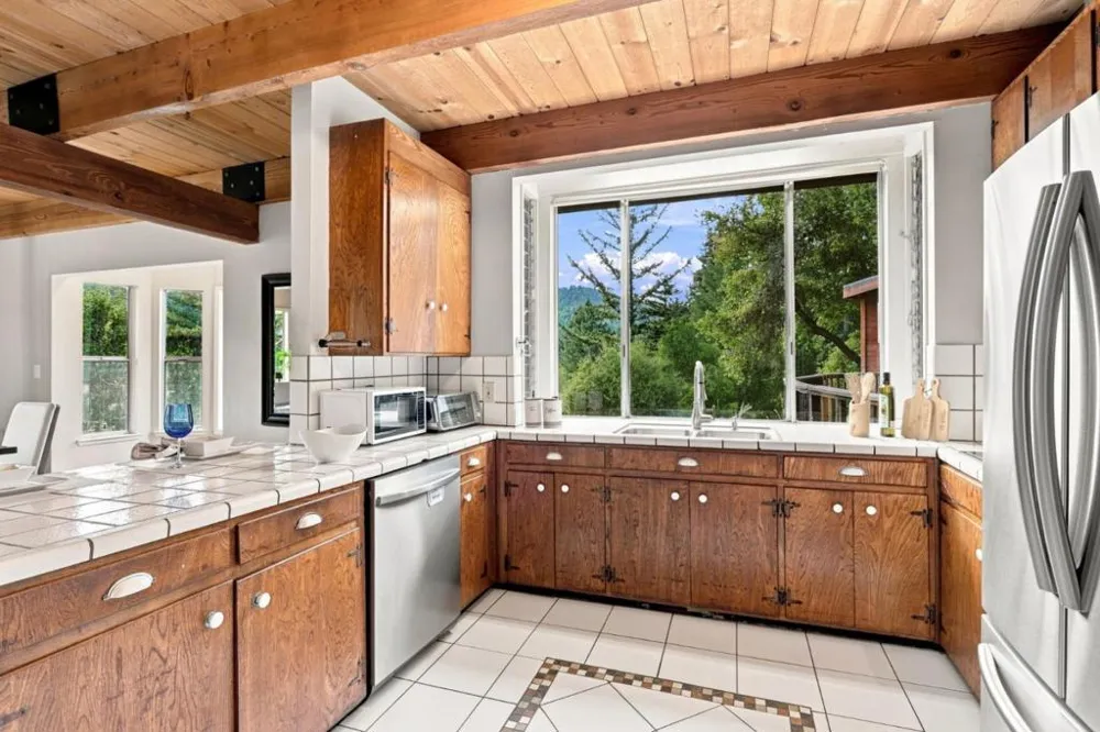 325 Vista Terrace Boulder Creek, CA 95006